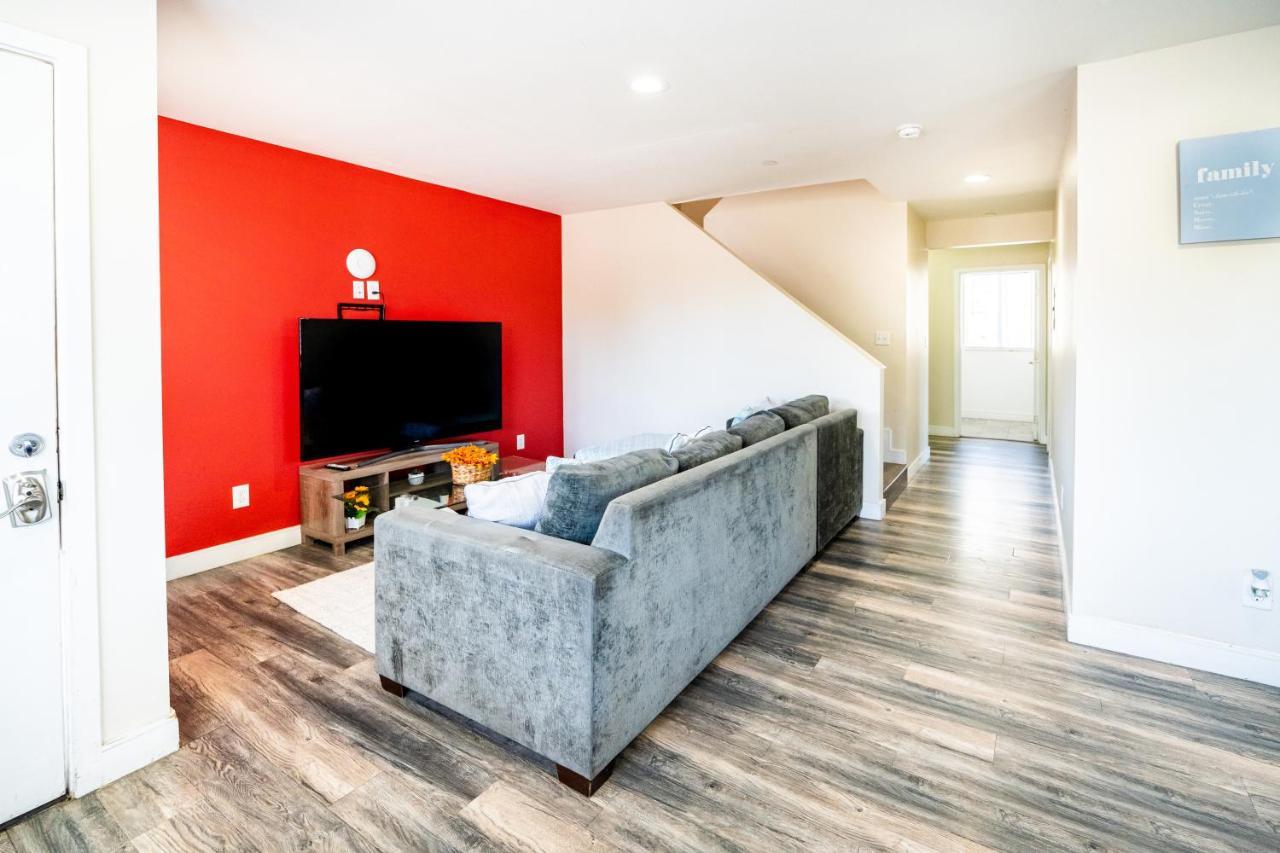 Spacious 5 Bedroom 3 Bath Modern Home By Downtown La With Parking Los Angeles Exterior photo